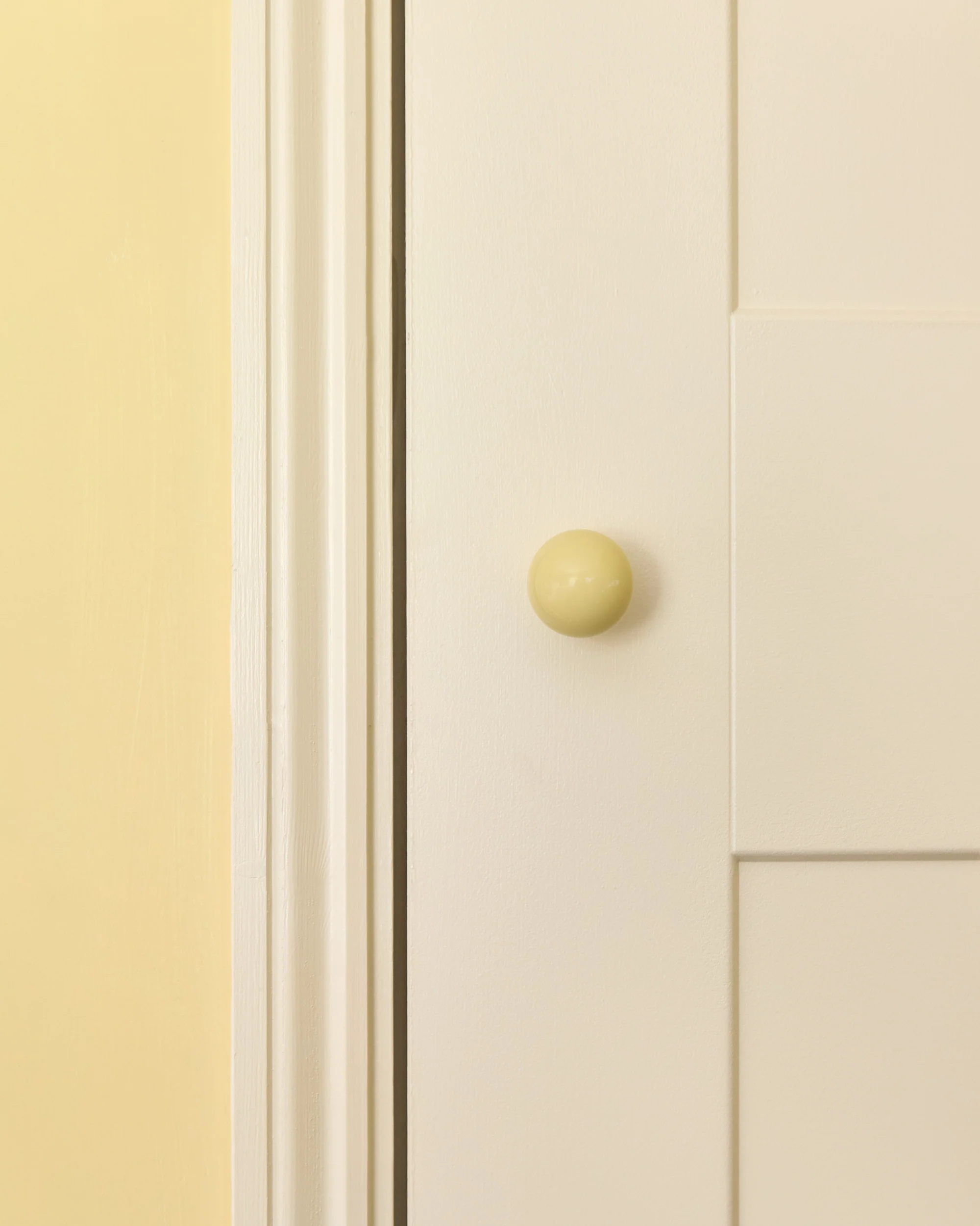 Coloured Knob, Sand, Brass - Image 2